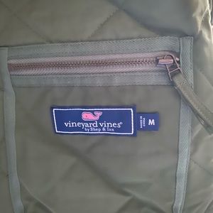 Vineyard vines army green vest